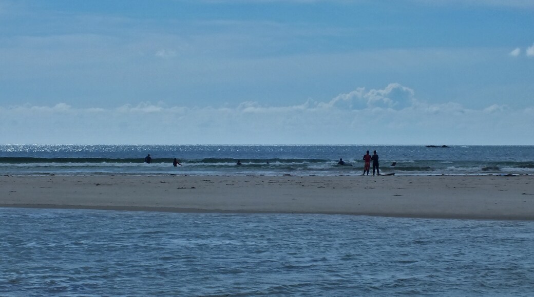 Foto „Strand von Carnota“ von amaianos (CC BY)/zugeschnittenes Original