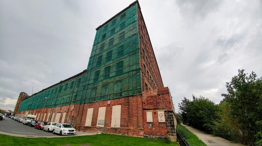 Photo "Knowsthorpe" by Mark Stevenson (CC BY) / Cropped from original