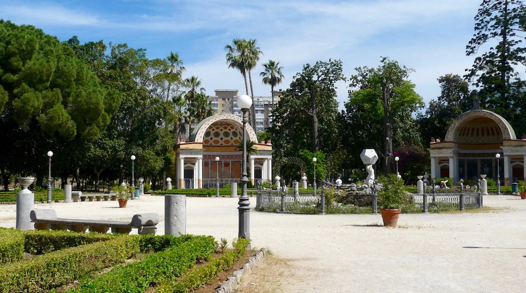 Foto ‘Villa Giulia-park’ van Vincezam (page does not exist) (CC BY-SA) / bijgesneden versie van origineel
