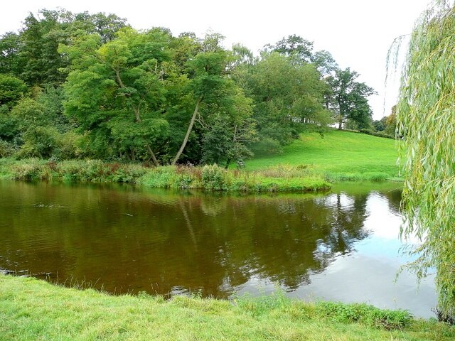 "Dodderhill"-foto av Jonathan Billinger (CC BY-SA) / Urklipp från original