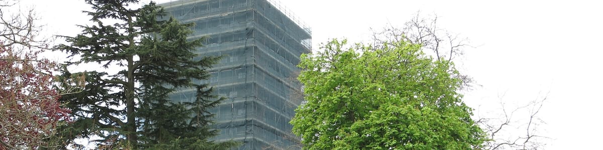 Photo "South Stoneham Tower" by Hugh Venables (Creative Commons Attribution-Share Alike 2.0) / Cropped from original