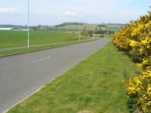 Road to the range Access road to the driving range and sports facilities at Drumoig.