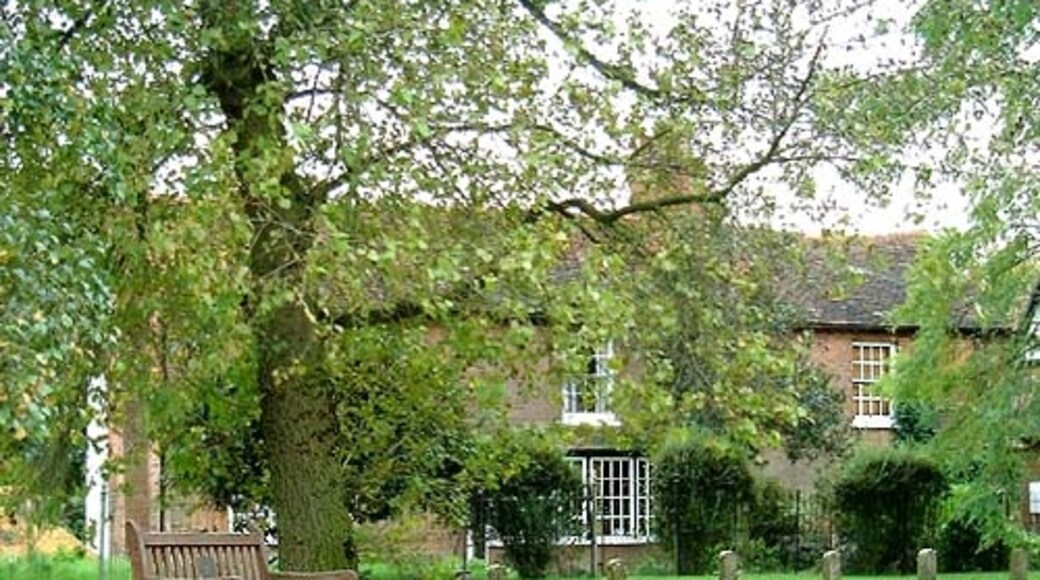 Photo "Wingrave with Rowsham" by Allan Friswell (CC BY-SA) / Cropped from original