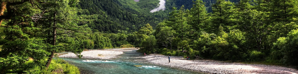 Photo "奥穂高岳" by くろふね (Creative Commons Attribution 3.0) / Cropped from original