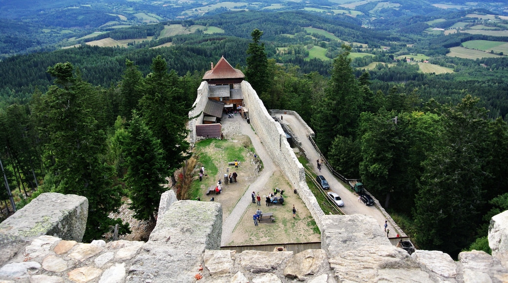 "Kasperks slott"-foto av František Hajdekr (CC BY) / Urklipp från original