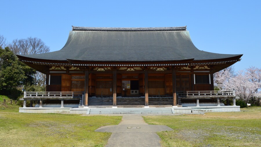 Photo "五智国分寺 本堂" by undefined (Creative Commons Zero, Public Domain Dedication) / Cropped from original
