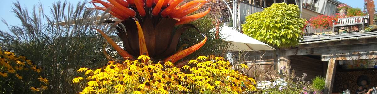 Photo "Weinfurtner" by planola (Creative Commons Attribution 3.0) / Cropped from original