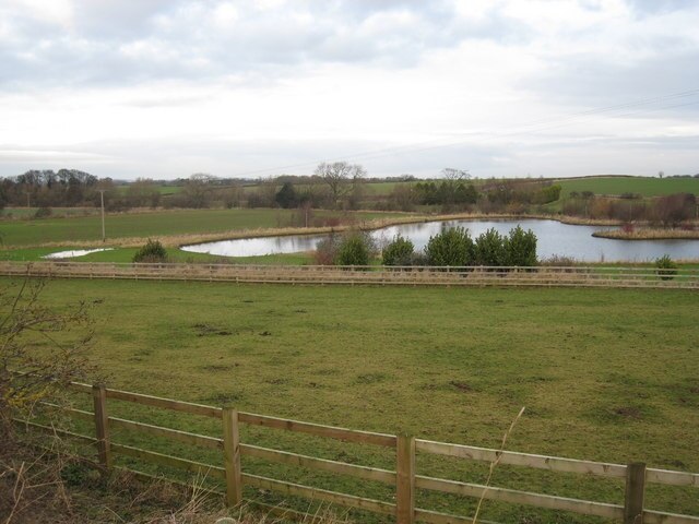 Foto “Aldbrough” tomada por Philip Barker (CC BY-SA); recorte de la original