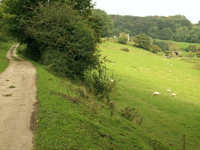 Foto „Whiteshill and Ruscombe“ von Derek Harper (CC BY-SA)/zugeschnittenes Original