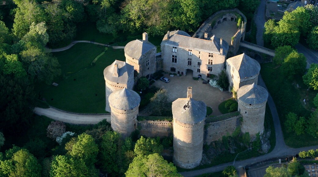 ปราสาท Lassay, Lassay-les-Chateaux, มาแยน, ฝรั่งเศส