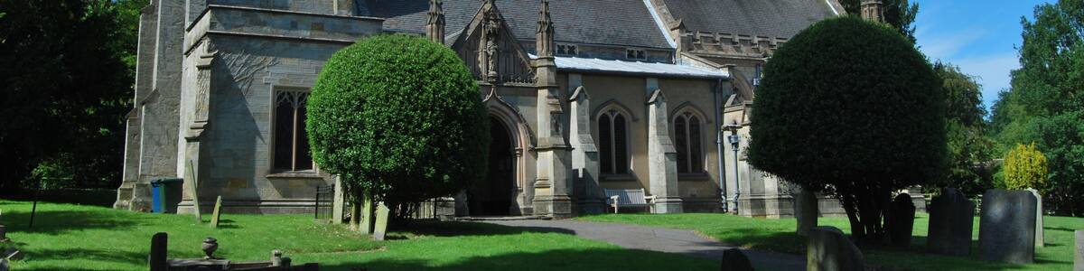 Photo "St Peter and St Pauls' Church Widmerpool Nottinghamshire" by Rpriv2000 (Creative Commons Attribution-Share Alike 3.0) / Cropped from original