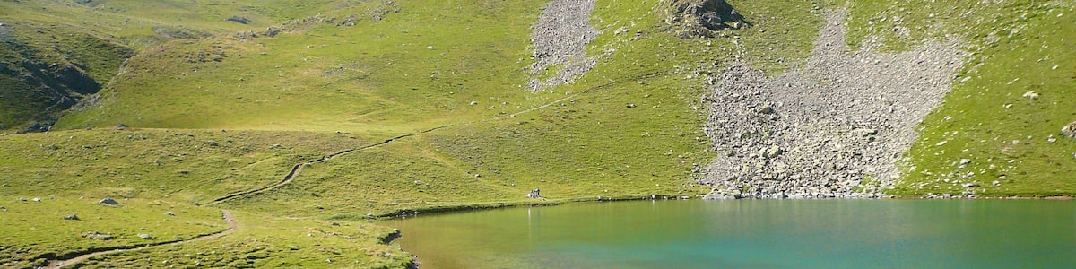 Photo "Millefonts Lake" by Santiago Puig Vilado… (Creative Commons Attribution-Share Alike 3.0) / Cropped from original