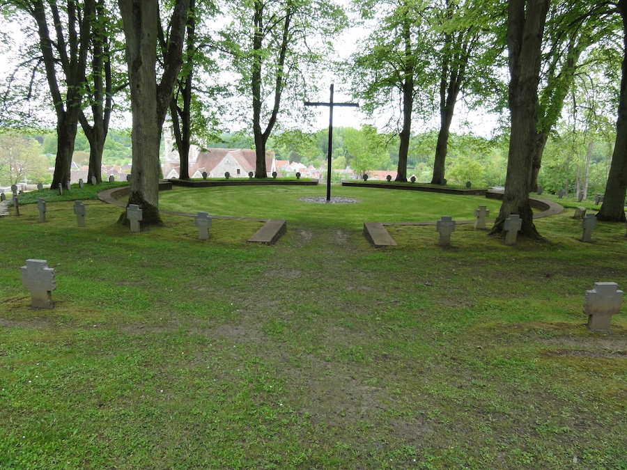 Veslud (Aisne) Cimetière militaire allemand