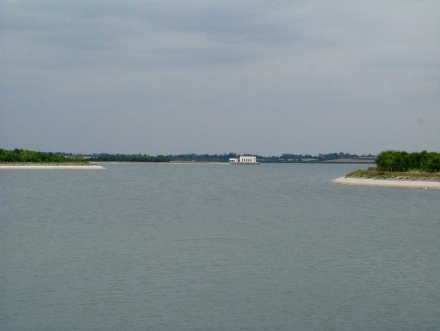 Photo "Abberton Reservoir" by Glyn Baker (CC BY-SA) / Cropped from original