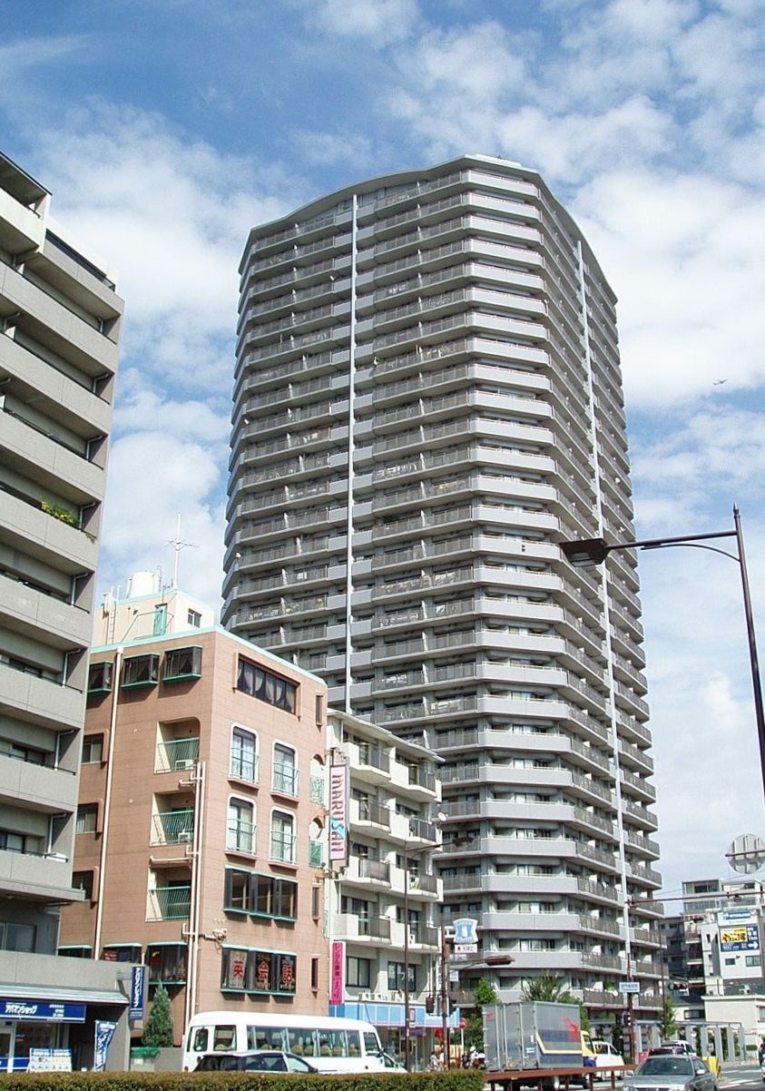Fine View Nishinomiya, a residential building with 100 meters height, located in Nishinomiya, Hyogo, Japan.
