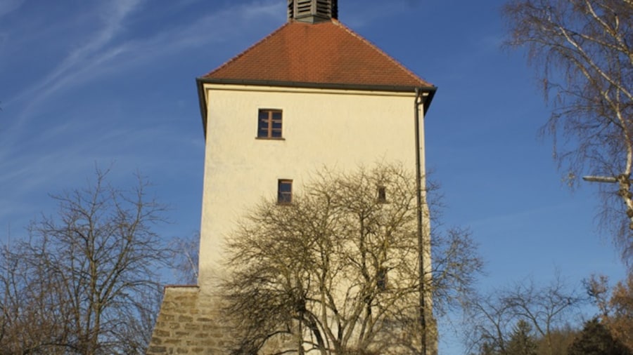 Photo "Blasturm - Ein Wehrturm der mittelalterlichen Befestigung der Stadt Schwandorf und Geburtshaus von Konrad Max Kunz" by Msuess (Creative Commons Attribution 3.0) / Cropped from original