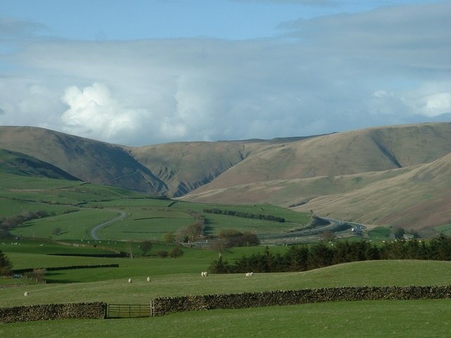 Foto „Firbank“ von David Medcalf (CC BY-SA)/zugeschnittenes Original