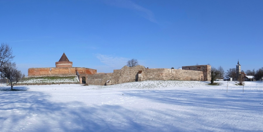 Ruine der Burg Lindau bei Zerbst (Anhalt) im Landkreis Anhalt-Bitterfeld