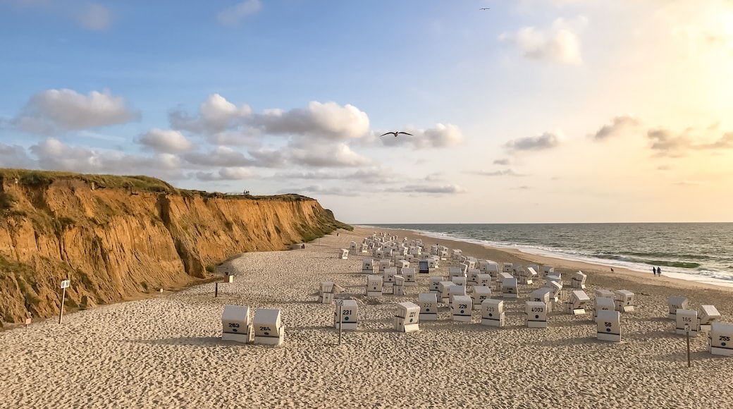 Foto "Kampen Beach" oleh dronepicr (CC BY) / Dipotong dari foto asli