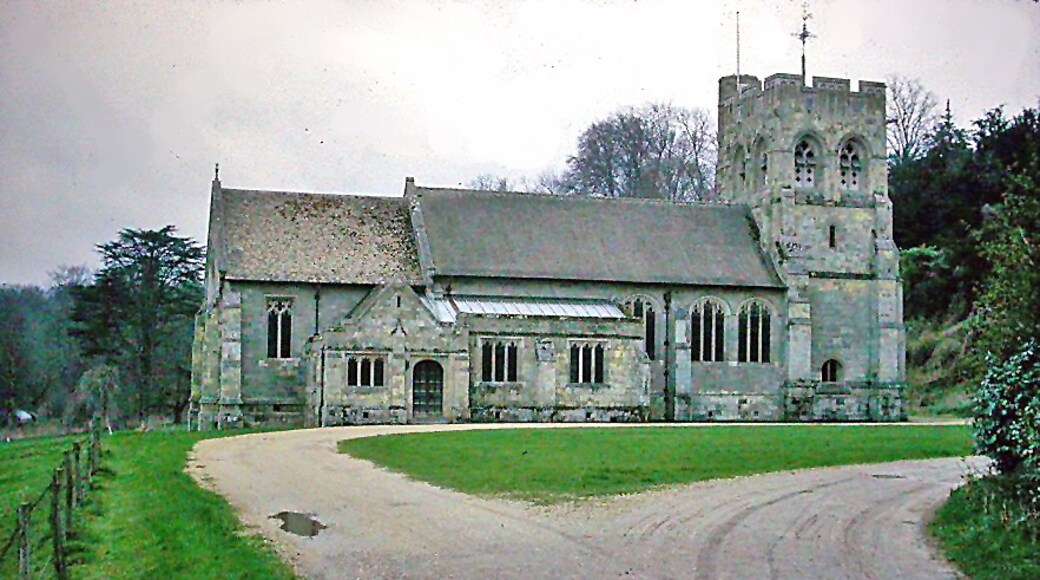 Foto "Bryanston" por Ben Brooksbank (CC BY-SA) / Recortada de la original