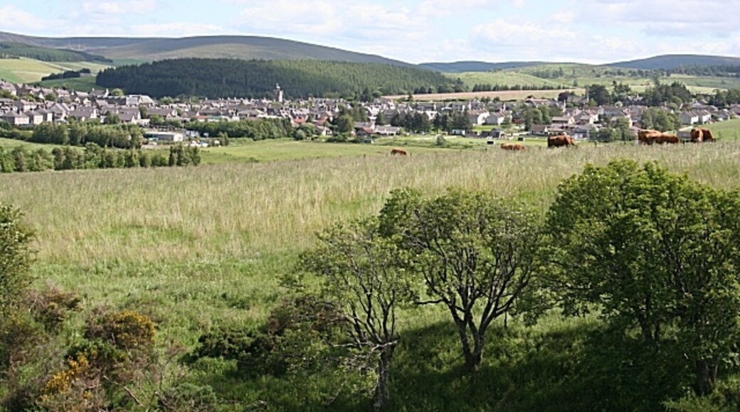 Photo "Dufftown" by Anne Burgess (CC BY-SA) / Cropped from original