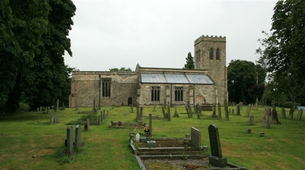 Photo "Laneham" by Katy Walters (CC BY-SA) / Cropped from original