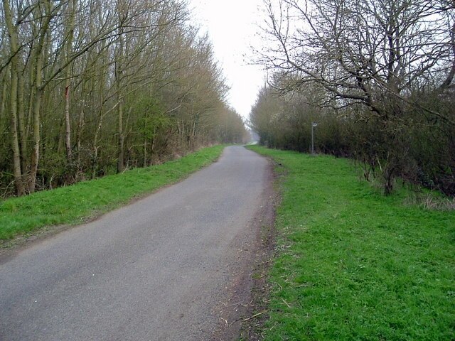 Covington to Tilbrook road Footpath sign on the right