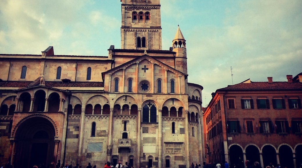 Foto ‘Kathedraal van Modena’ van Franny1982ferrara (page does not exist) (CC BY-SA) / bijgesneden versie van origineel
