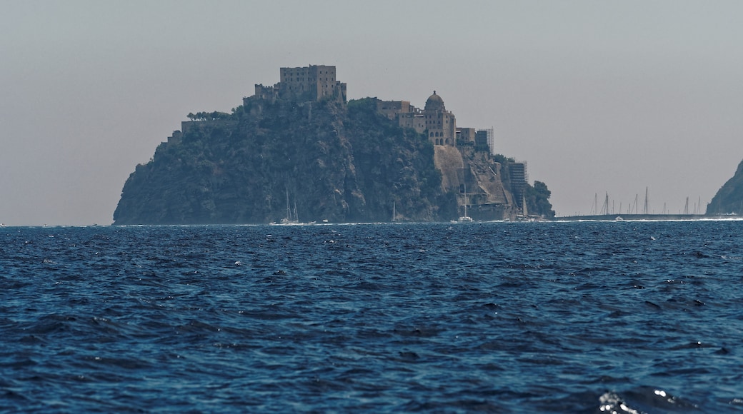 Photo "Gulf of Gaeta" by Arnoldius (CC BY-SA) / Cropped from original