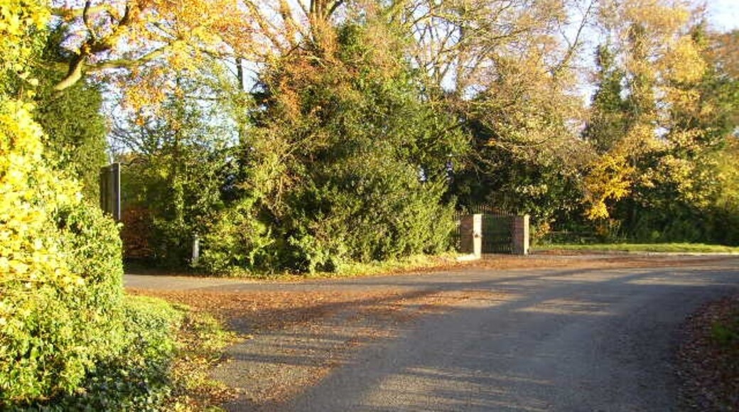 Photo "Claxton" by Phil Catterall (CC BY-SA) / Cropped from original