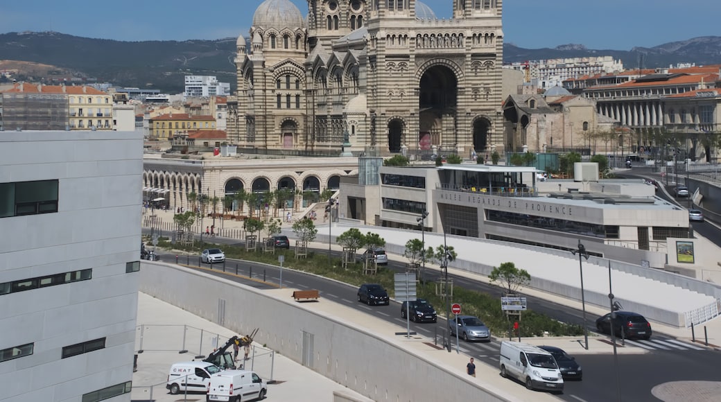 "Marignane"-foto av Esby (CC BY-SA) / Urklipp från original