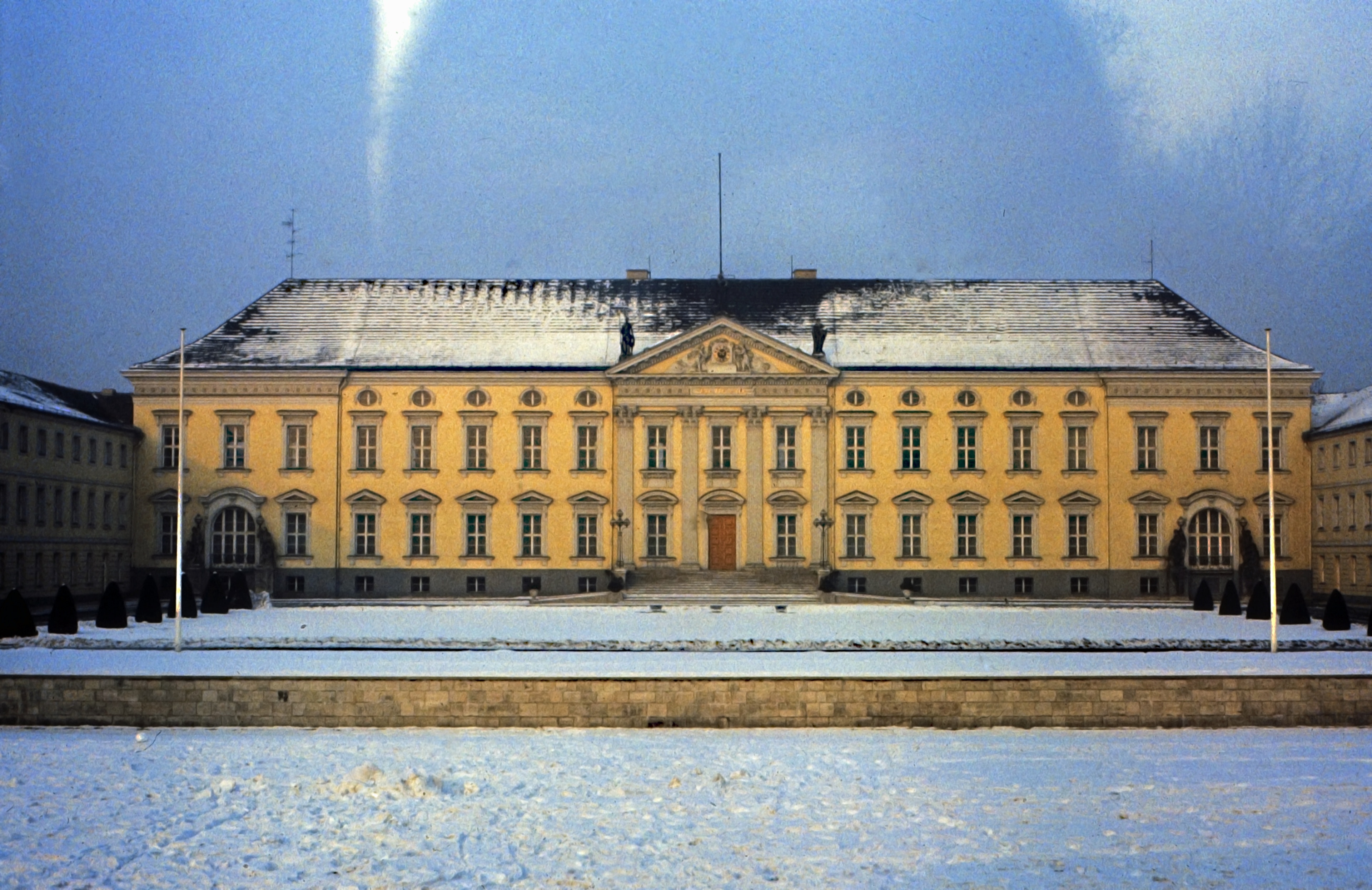 lomakodit – Bellevuen linna (Schloss Bellevue)Bellevuen linna (Schloß  Bellevue), Berliini: Talot ja muut | Vrbo