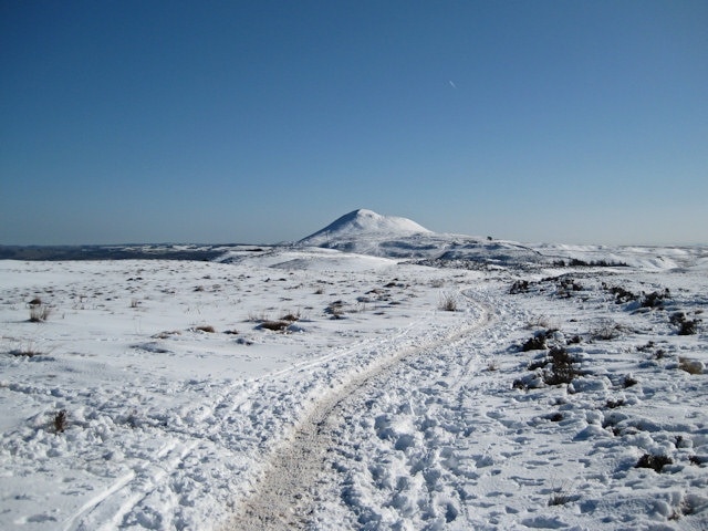 Track between the Lomonds This well-used track leads from the Craigmead car park to West Lomond, but affords a good view of East Lomond too.