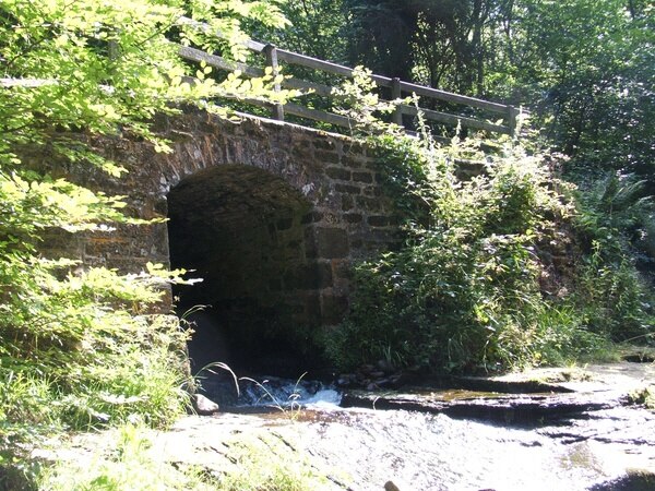 "Hayton"-foto av mauldy (CC BY-SA) / Urklipp från original