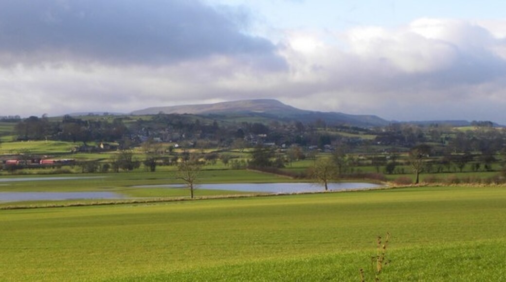 Foto "Middleham" di Gordon Hatton (CC BY-SA) / Ritaglio dell’originale