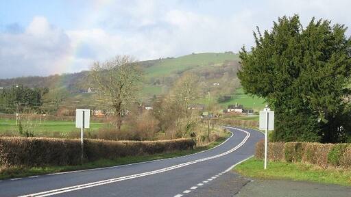 Photo "Llangadfan" by Roger Gilbertson (CC BY-SA) / Cropped from original