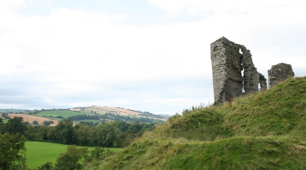 "Clun Castle"-foto av J Scott (CC BY-SA) / Urklipp från original