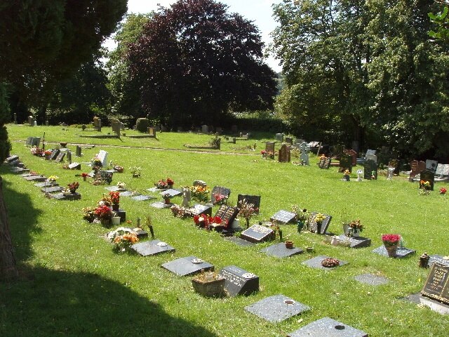 Photo "Chepping Wycombe" by David Hawgood (CC BY-SA) / Cropped from original