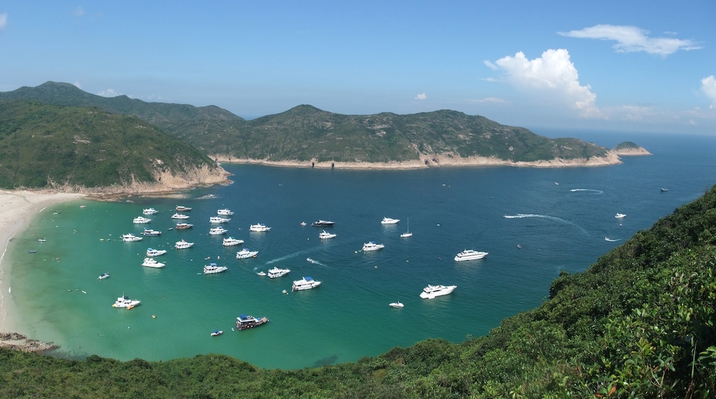 Photo "Sai Kung East Country Park" by Minghong (CC BY-SA) / Cropped from original