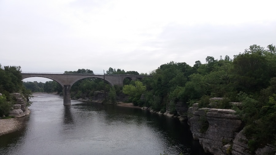 Photo "Pont sur l'Ardèche." by undefined (Creative Commons Zero, Public Domain Dedication) / Cropped from original