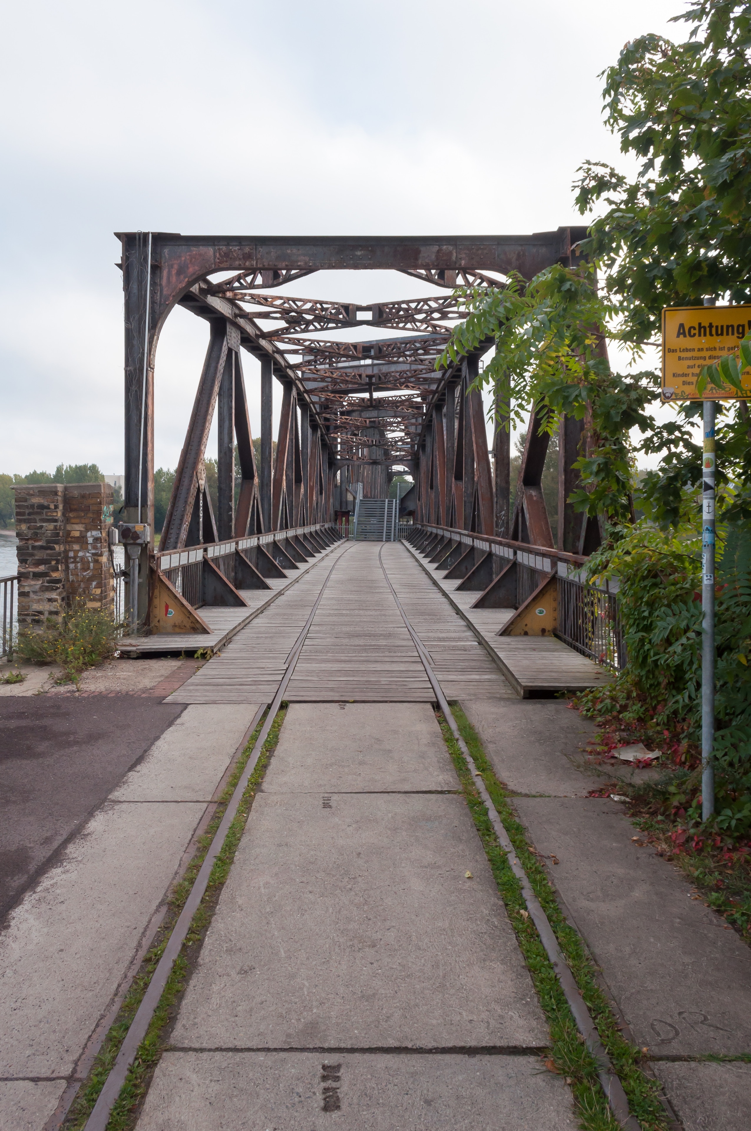 Ảnh "Hasselbachplatzviertel" của Ajepbah (CC BY-SA) / Cắt từ ảnh gốc