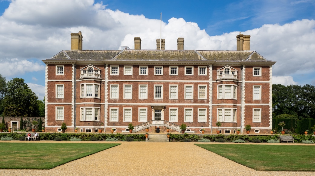 Photo "Ham House" by William Warby (CC BY) / Cropped from original