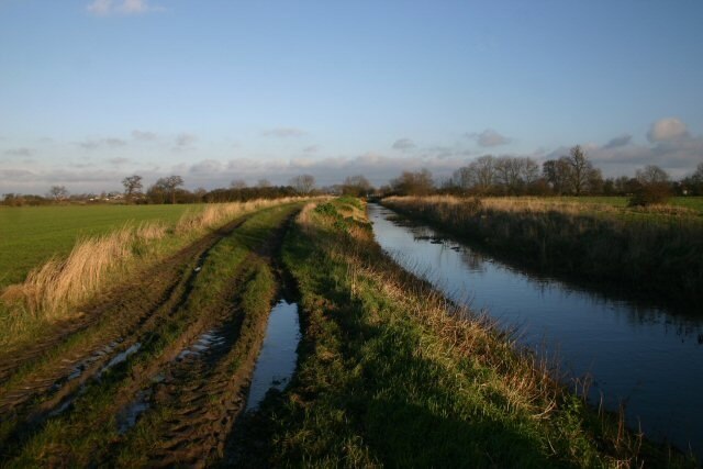 Photo "Witcham" by Bob Jones (CC BY-SA) / Cropped from original