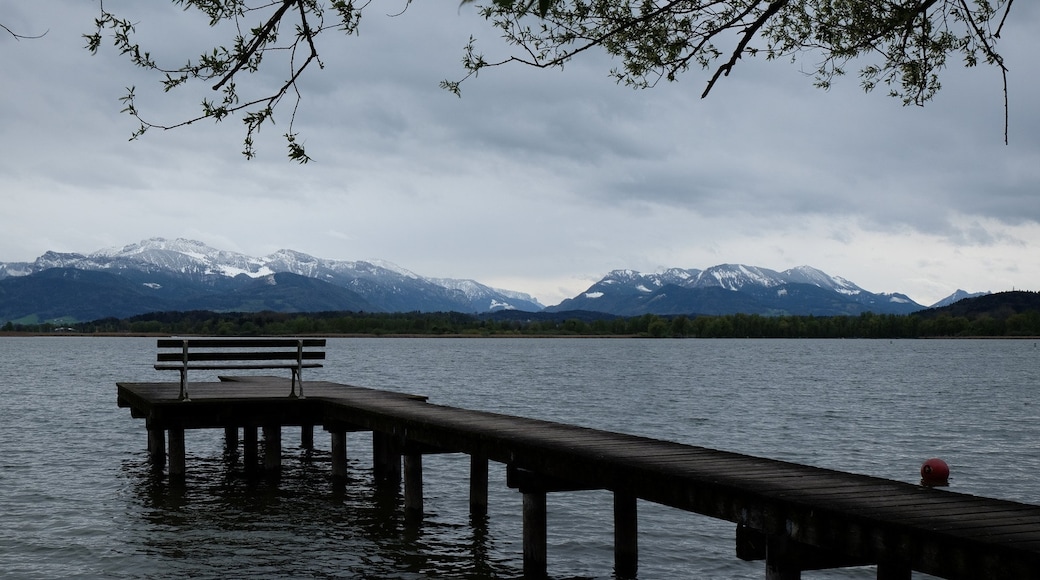Photo "Prien am Chiemsee" by Faldrian (CC BY) / Cropped from original