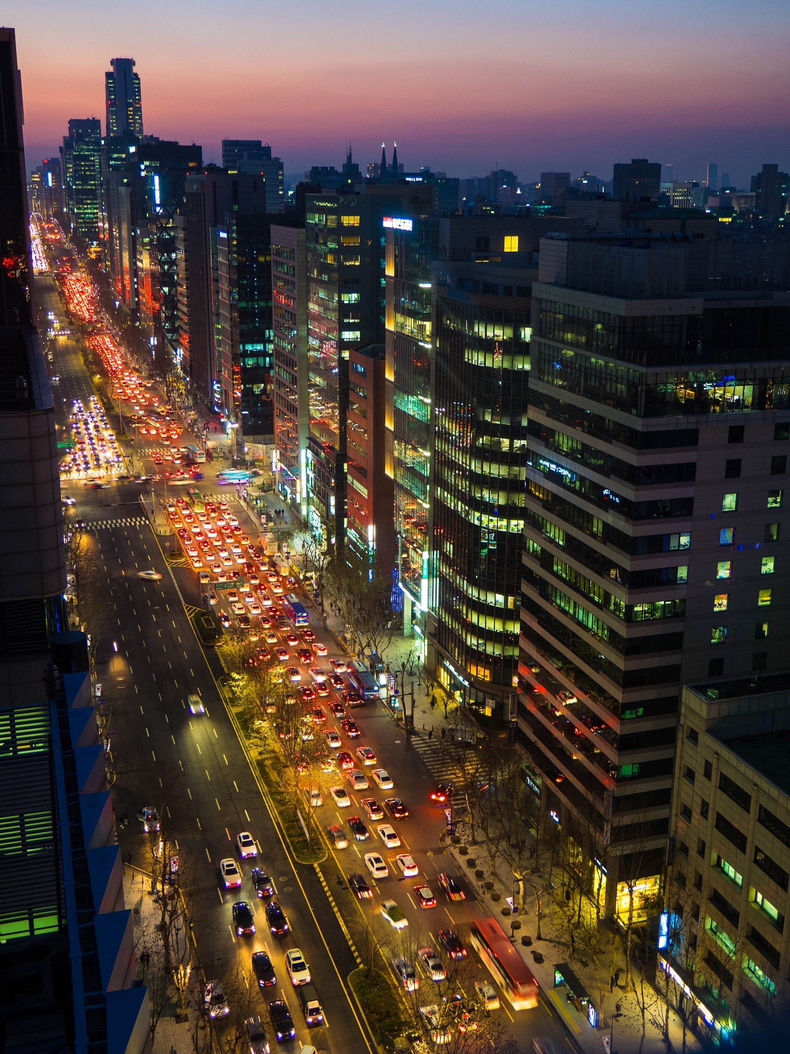 500px provided description: a long march to their homes... [#city ,#sunset ,#buildings ,#evening ,#skyline ,#seoul]