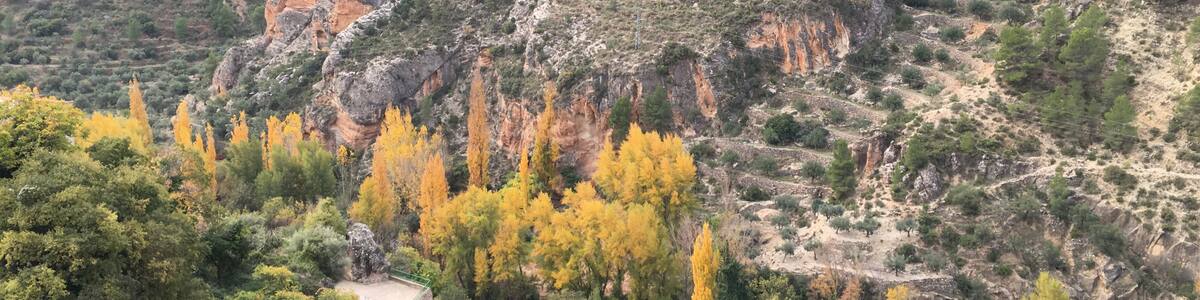 Photo "Ayna" by Antonio Periago Miñarro (Creative Commons Attribution-Share Alike 2.0) / Cropped from original