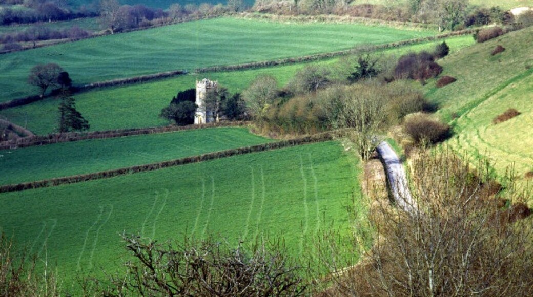 Foto "Batcombe" por Stephen McKay (CC BY-SA) / Recortada de la original