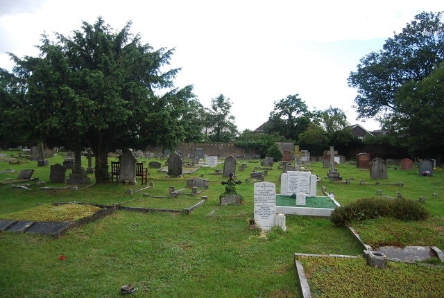 ภาพ "นอร์ทสติฟฟอร์ด" โดย N Chadwick (CC BY-SA) / ตัดภาพจากขนาดต้นฉบับ