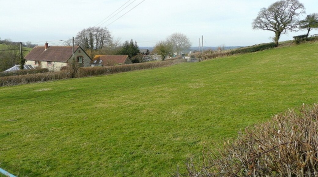 Foto "Batcombe" por Jonathan Billinger (CC BY-SA) / Recortada de la original