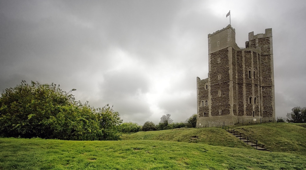 Kuva ”Orford Castle” käyttäjältä Gernot Keller (CC BY-SA) / rajattu alkuperäisestä kuvasta